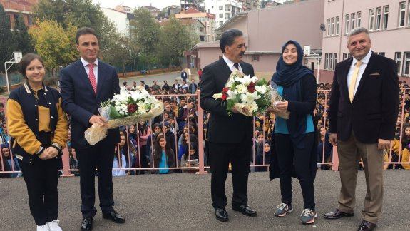 İlçe Milli Eğitim Müdürümüz Şener DOĞAN, Gebze Kaymakamı Sayın Mustafa GÜLER ile birlikte Cumhuriyet Anadolu Lisesi´ni ziyaret etti.