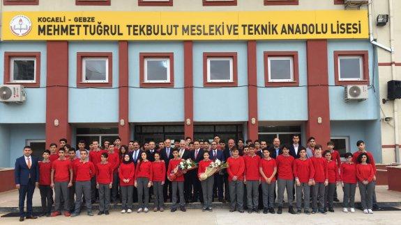 Kocaeli Valisi Sayın Hüseyin AKSOY Kirazpınar Mesleki ve Teknik Anadolu Lisesi´ni ziyaret etti.