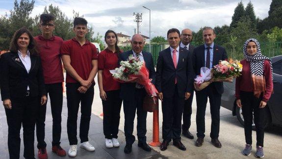 Müsteşar Yardımcımız Ferda BÜYÜK, İlçe Milli Eğitim Müdürümüz Şener DOĞAN ile birlikte Ali Nuri Çolakoğlu Mesleki ve Teknik Anadolu Lisemizi ziyaret etti.