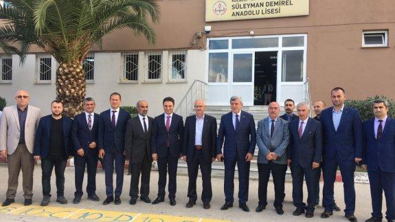 Kocaeli Büyükşehir Belediye Başkanı İbrahim KARAOSMANOĞLU ve İlçe Milli Eğitim Müdürümüz Şener DOĞAN okullarımızı ziyaret ettiler.