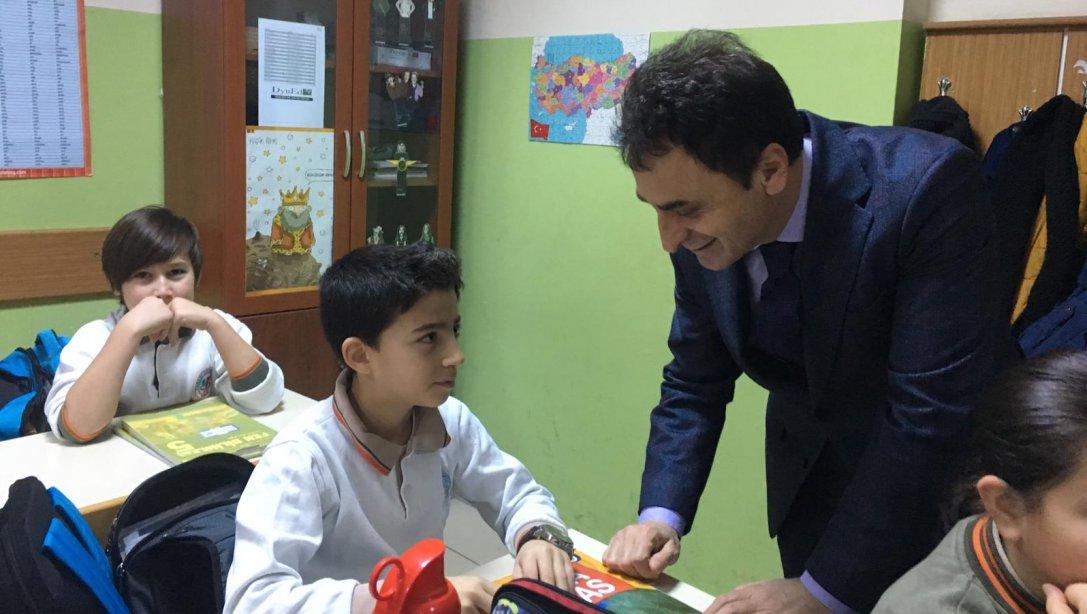 Sayın Kaymakamımız Mustafa GÜLE, Gebze Belediye Başkanı Adnan KÖŞKER ve İlçe Milli Eğitim Müdürümüz Şener DOĞAN Farabi Ortaokulunu ziyaret etti.