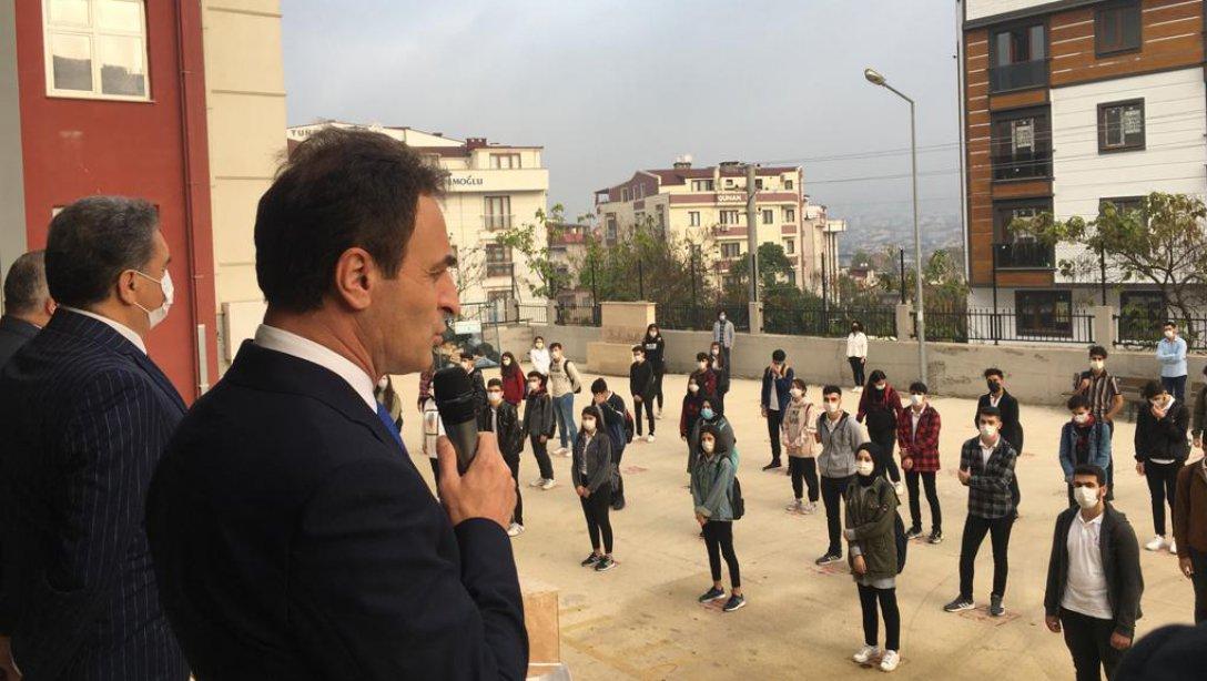 Kaymakamımız Mustafa GÜLER, Gebze Belediye Başkan Yardımcısı Selamet GÜNER ve İlçe Milli Eğitim Müdürümüz Şener DOĞAN haftaya Fatih Sultan Mehmet Anadolu Lisesi ziyaretiyle başladılar.