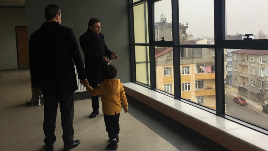 İlçe Milli Eğitim Müdürümüz Şener DOĞAN, yapımı tamamlanan Zafer İlkokulunun yeni binasını inceledi.