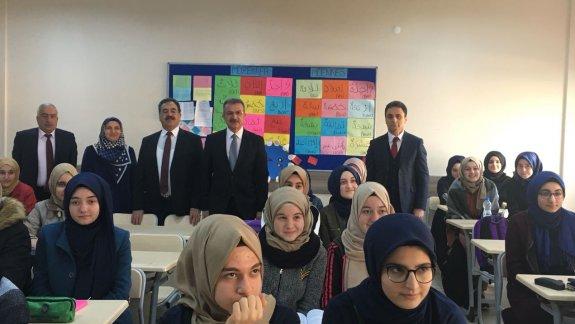 Gebze Kaymakamı Mustafa GÜLER, Belediye Başkanı Adnan KÖŞKER ve İlçe Milli Eğitim Müdürümüz Şener DOĞAN, Kız Anadolu İmam Hatip Lisesi´ni ziyaret ettiler.