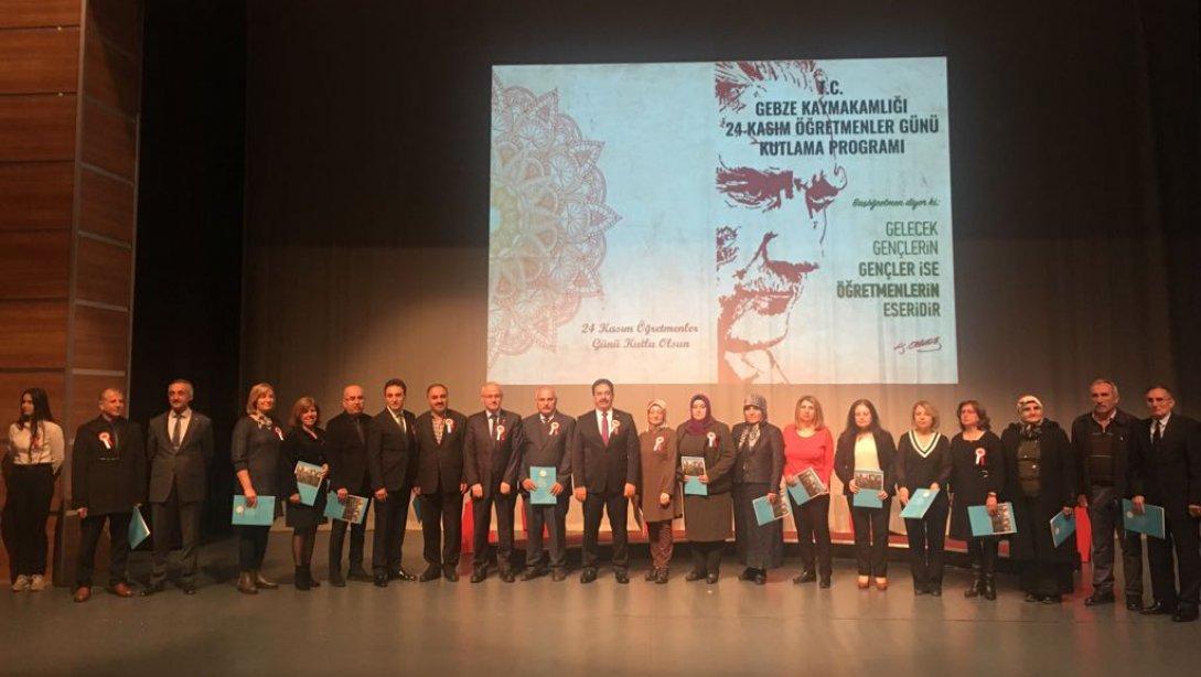 24 Kasım Öğretmenler Günü kutlama programı Osman Hamdi Bey Kültür Merkezinde yapıldı.