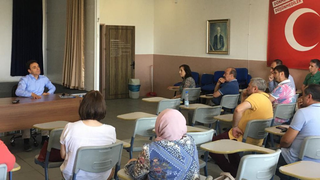 İlçe Milli Eğitim Müdürümüz Şener DOĞAN YÖGEP-Yönetici Gelişim Programı eğitimlerini ziyaret etti.